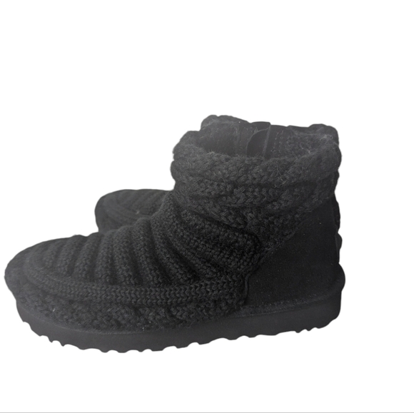 UGG CLASSIC MINI CHUNKY KNIT BLACK CARDY BOOT Size.. US 6 - Picture 4 of 9